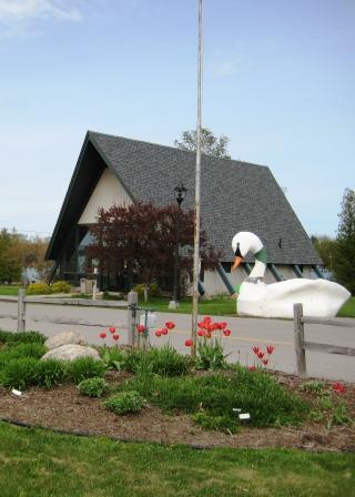 Chamber Swan in Green-ER kerchief