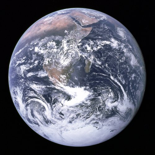 bluemarble_apollo17_strip
