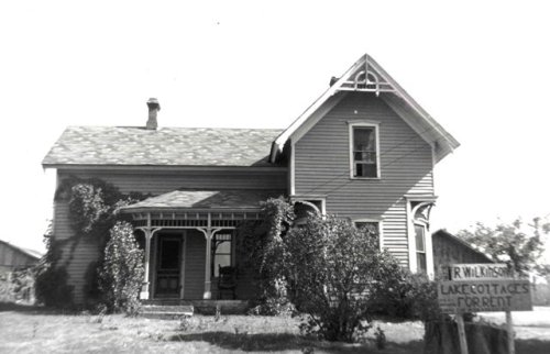 Wilkinson House - Lake Cottages for Rent